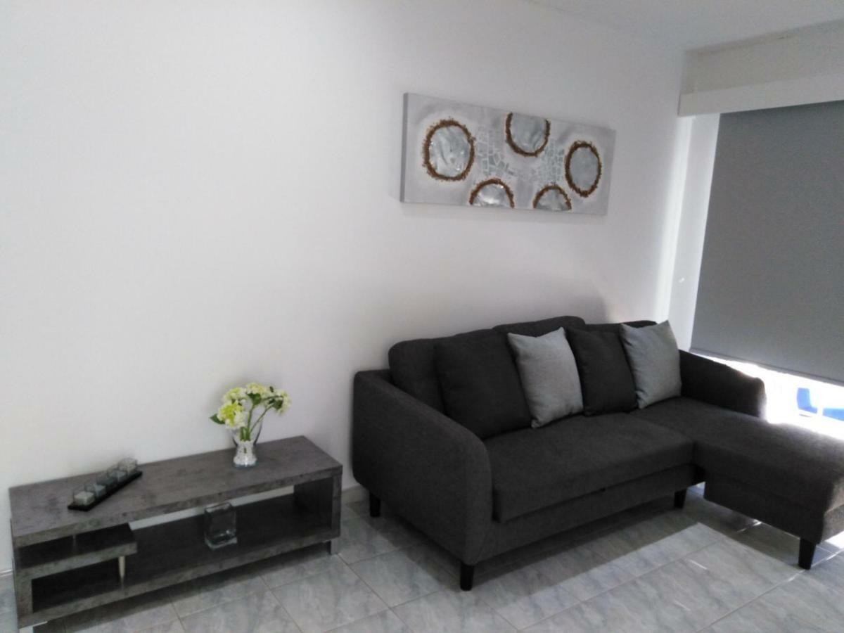 Modern Apartment In Paphos Town Centre מראה חיצוני תמונה